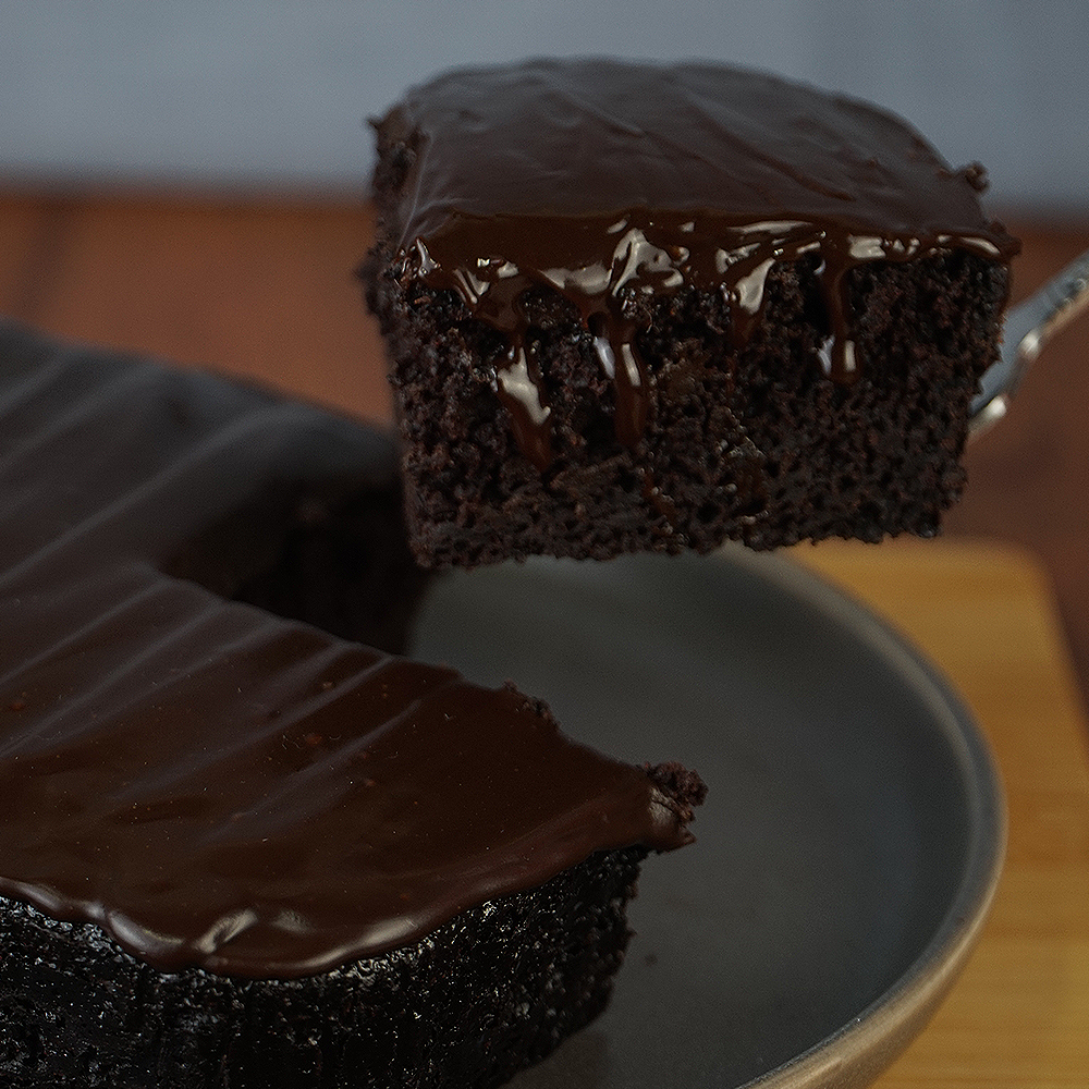 
            
                Load image into Gallery viewer, Black Magic Chocolate Cake
            
        